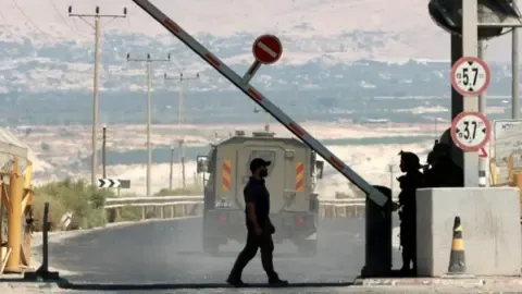 Two Individuals Gunned Down in Incident Near Jordan-West Bank Checkpoint, IDF Confirms